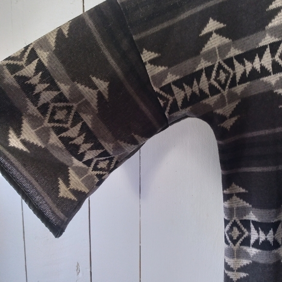 𝅺southwest aztek tunic shirt v neck - Picture 3 of 8